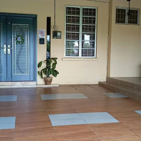 Ninizam Kemaman Cukai Homestay Chukai Exterior photo