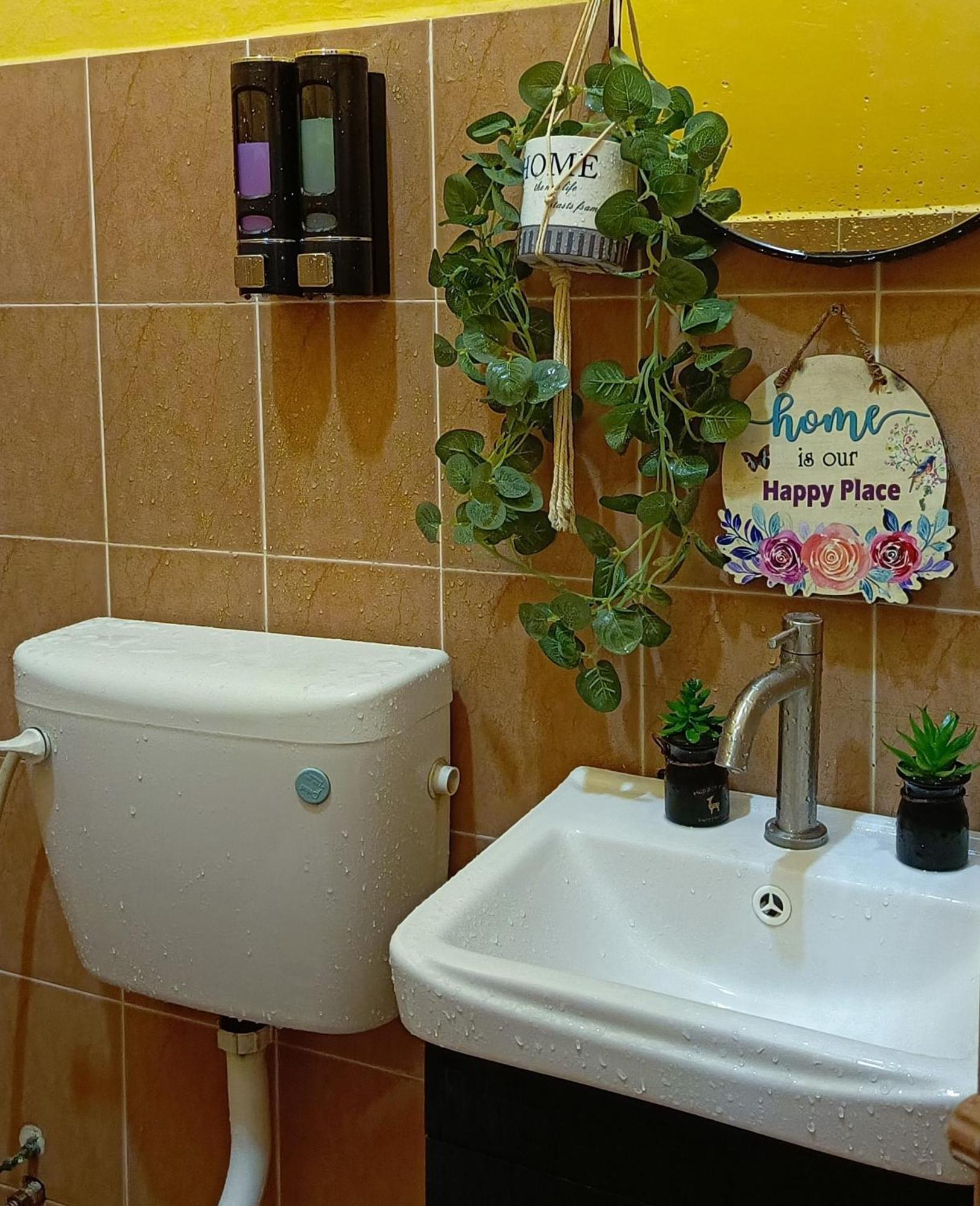 Ninizam Kemaman Cukai Holiday home Chukai